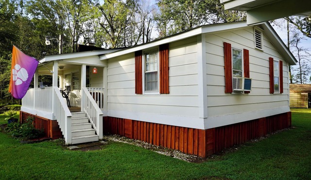 Peaceful River House in Branchville