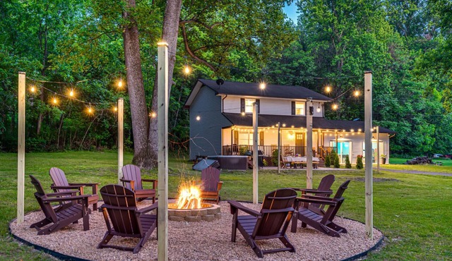 Peaceful Riverfront Gem + SNP Mountain Magic w/Hot Tub & 6-8 Person Sauna