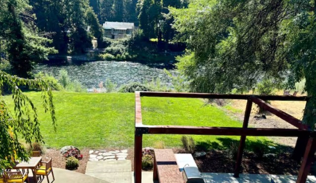 Peaceful Rogue River Getaway