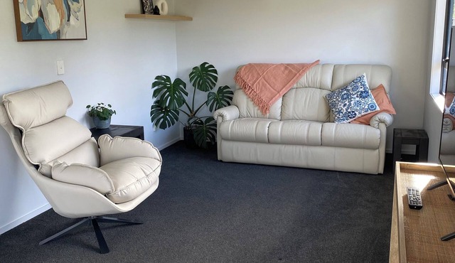 Peaceful rural setting only minutes to town