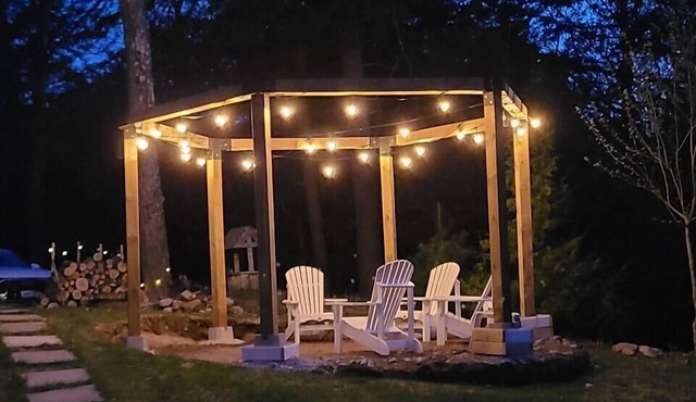 Peaceful Rustic-Luxury Lakefront Cottage Getaway for Couples & Family