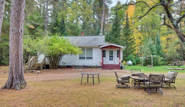 Peaceful Saint Germain Home w/Fire Pit!