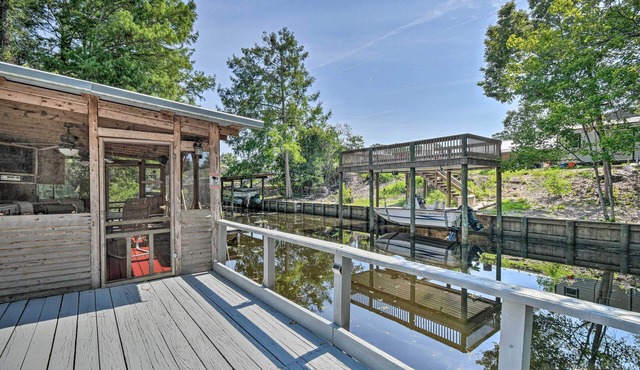Peaceful Satsuma Escape w/Dunns Creek Access