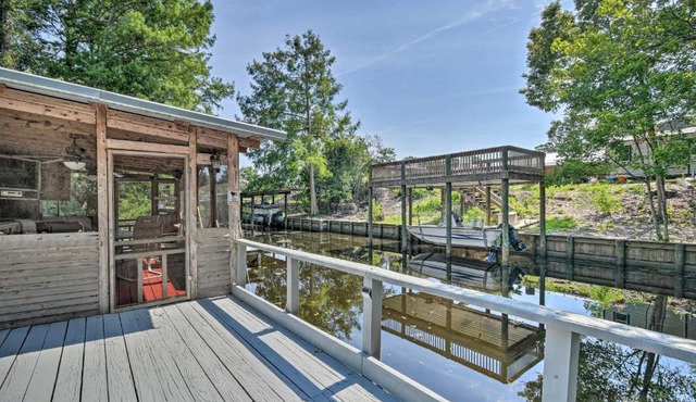 Peaceful Satsuma Escape w/Dunns Creek Access