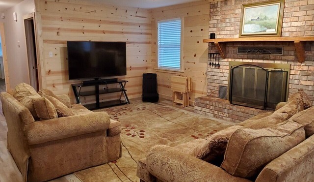 Peaceful Scenic Pond & Home Close to Beach/Sports/Entertainment