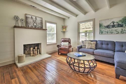 Peaceful Schulenburg Farmhouse with Fire Pit and Games
