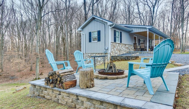 Peaceful & Secluded Knoxville Retreat w/Deck