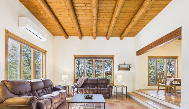 Peaceful, Serene Retreat with Guest House Option