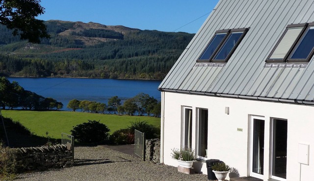 Peaceful setting and wonderful loch view in the Heart of Argyll