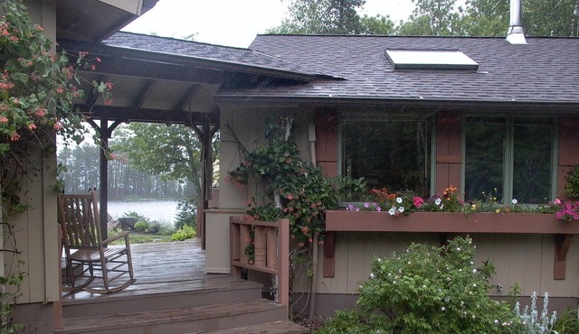 Peaceful Setting, Perfect For Your Vacation Get-away. Sauna. Pet-friendly.