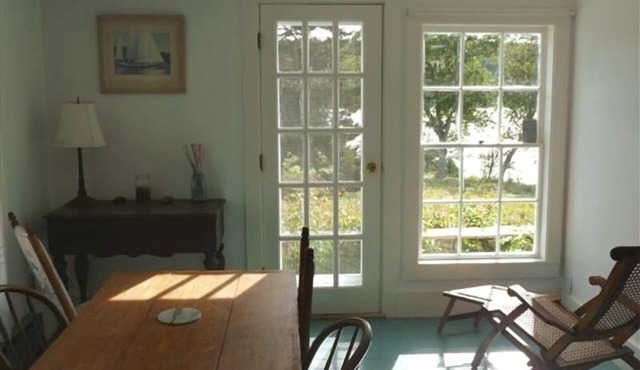 Peaceful Shoreline House