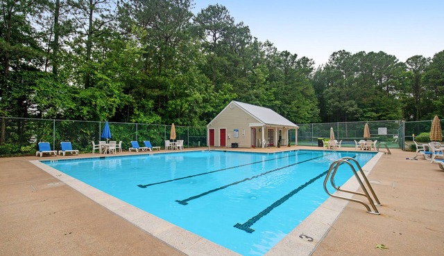 Peaceful single family home with shared pool and sports courts access