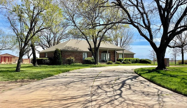 Peaceful Spacious Country house only 8 mins from the Kansas State Fairgrounds