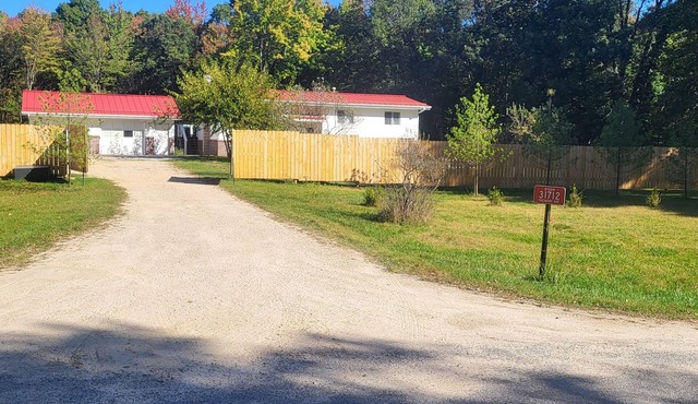 Peaceful, Spacious, Country 4-bedroom house with WiFi in charming Tomah
