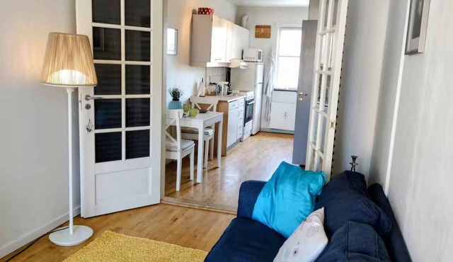 Peaceful stay close to nature and city