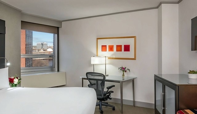 Peaceful Stay in a Pet-Friendly Unit with Pool! Near MIT!