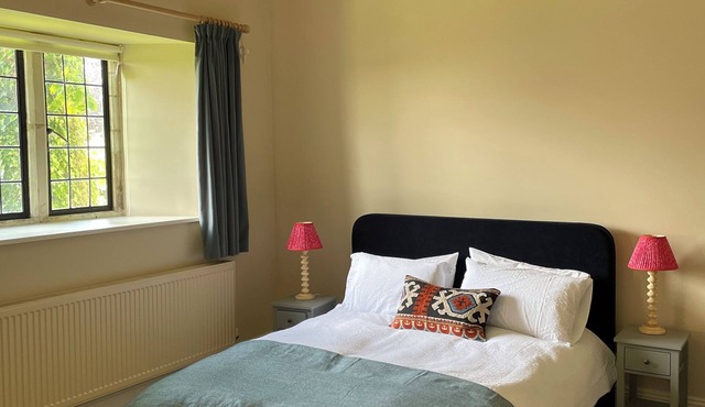 Peaceful Studio in the middle of the Cotswold Countryside. Perfect Getaway.