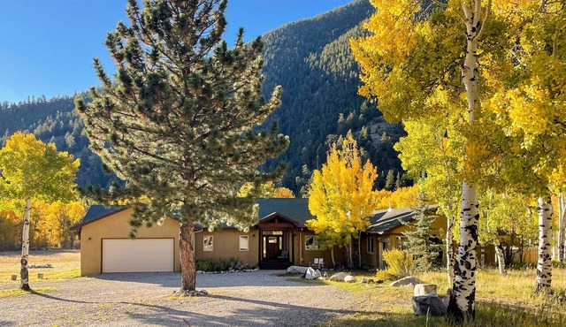 Peaceful & sunny alpine retreat with firepit, patio, fireplace, & amazing views
