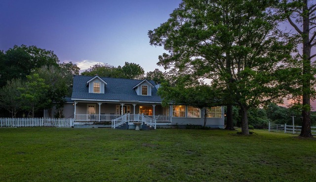 Peaceful Texas Ranch Retreat, Private Country Escape
