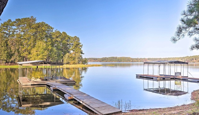 Peaceful Tignall Cabin on Strom Thurmond Lake!