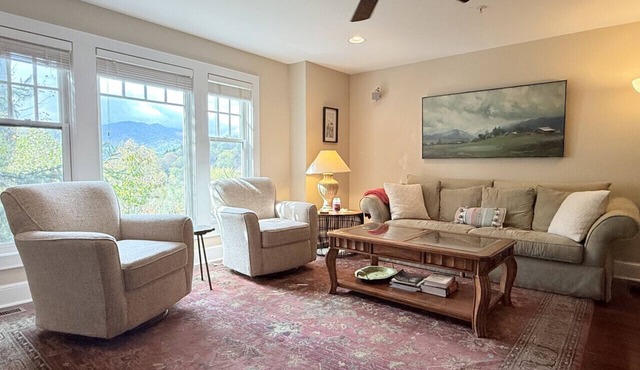 Peaceful Timber Views, Fireplaces, Decks & Comfort