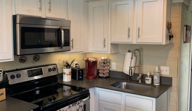 Peaceful Tiny Home at the Simple Life Village, Pool, Fitness Center