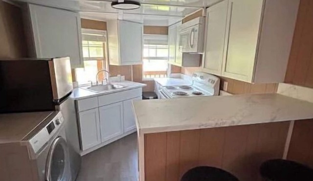 Peaceful Tiny Home Near MSU