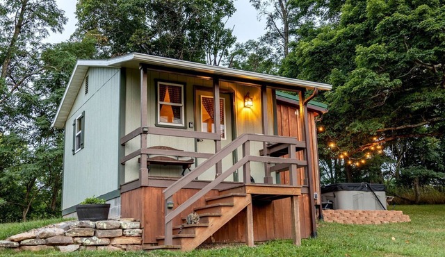 Peaceful Tiny House in the Mountains near Seneca Rocks, West Virginia