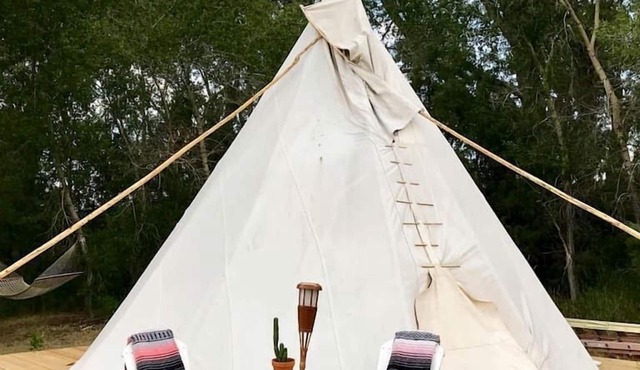 Peaceful Tipi Retreat on Organic Berry Farm near Taos, New Mexico