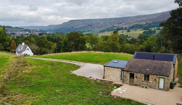 Peaceful two-bedroom barn with private meadow, modern comforts, and direct access to Yorkshire Dale