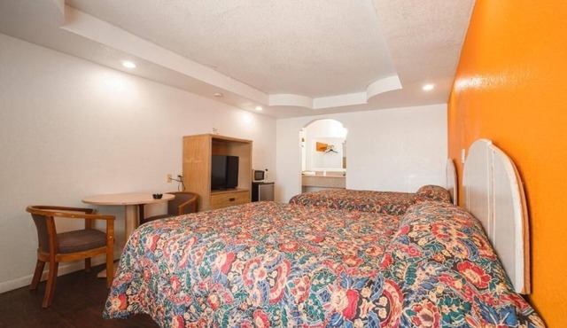 Peaceful Unit Near Texas Aquarium – Pets Allowed & Free Parking