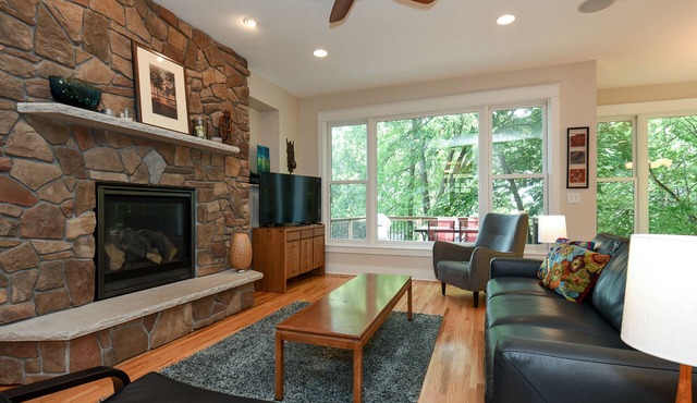 Peaceful Urban Retreat in Linden Hills
