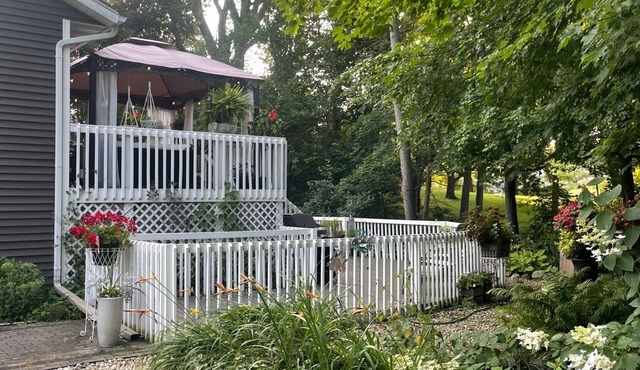 Peaceful Vacation Spot Near Whitewater Lake – Modern Comfort Meets Nature!