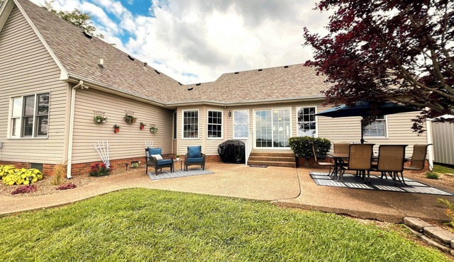 Peaceful - View - Close to Owensboro - Modern Farmhouse