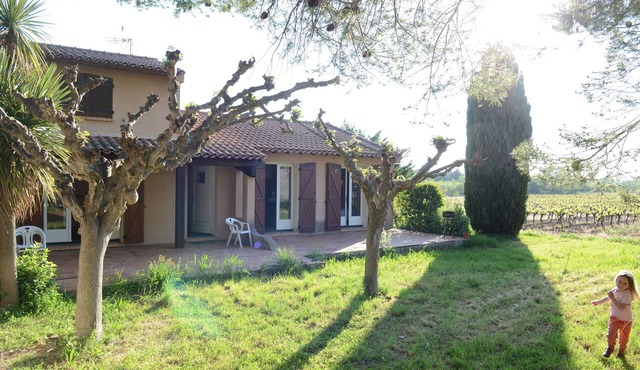 Peaceful villa 15 minutes from the beaches