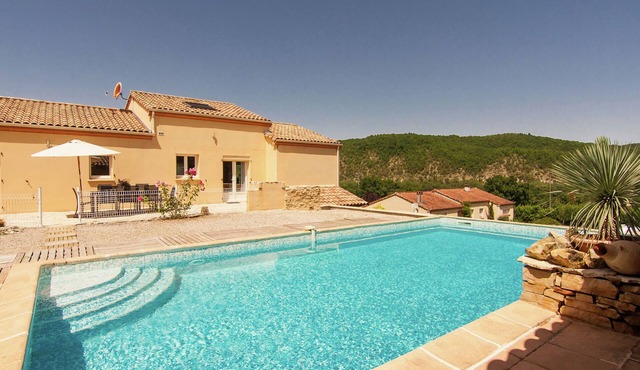 Peaceful Villa in Calamane with Private Pool