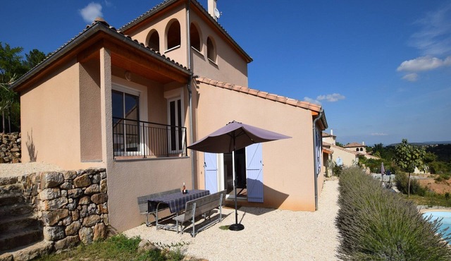 Peaceful Villa in Joyeuse