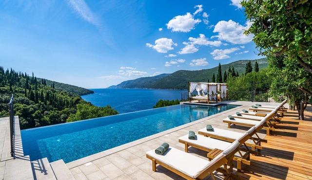 Peaceful Villa Palma with infinity pool in Dubrovnik, sea view, family, bbq