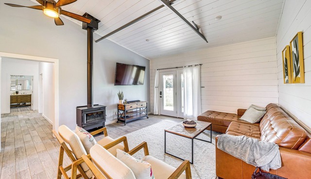 Peaceful Vinita Home w/Fire Pit: 11 Mi to Lake!