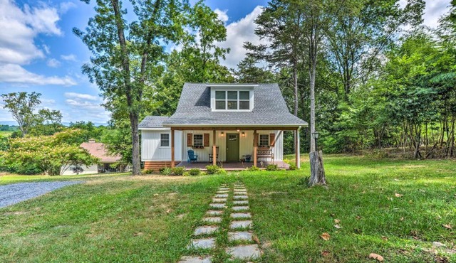 Peaceful Virginia Cabin - Fish, Tube, Boat, Etc!