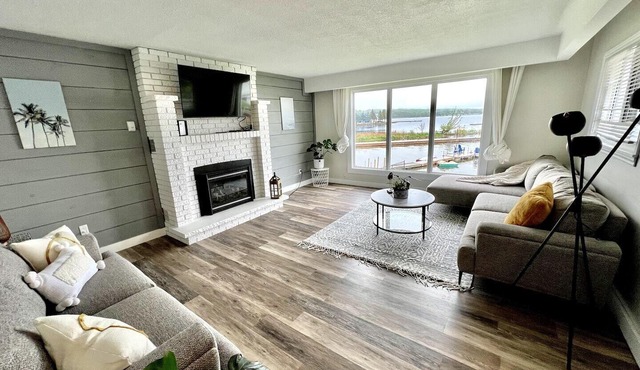 Peaceful Waterfront Cottage on Georgian Bay