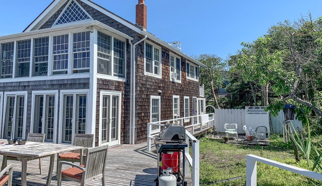 Peaceful waterfront oasis with generous patio & amazing views - near beaches