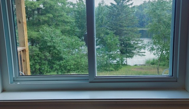 Peaceful waterfront, 3-bedroom with AC near Westport