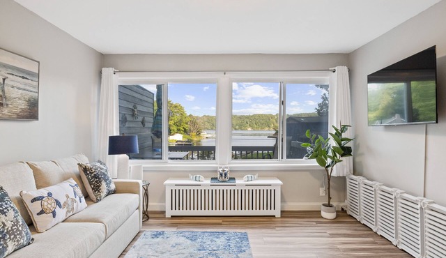 Peaceful Waterfront Getaway