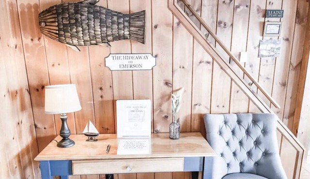 Peaceful Waterfront Hideaway with 5 bedrooms!