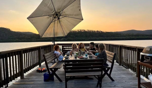 Peaceful Waterfront River Cottage with private Jetty only 90 minutes from Sydney