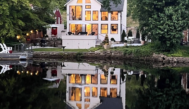 Peaceful, waterfront retreat-private dock/kayaks.