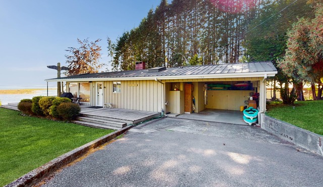 Peaceful Waterfront Living in Gig Harbor – Coastal Comfort & Charm