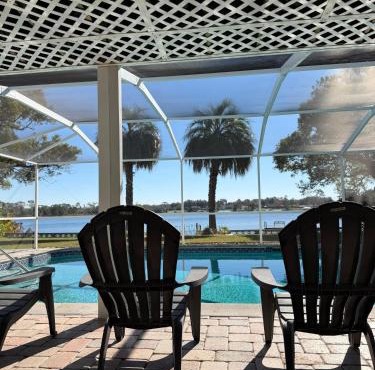 Peaceful waterfront home minutes from Legoland, Fl