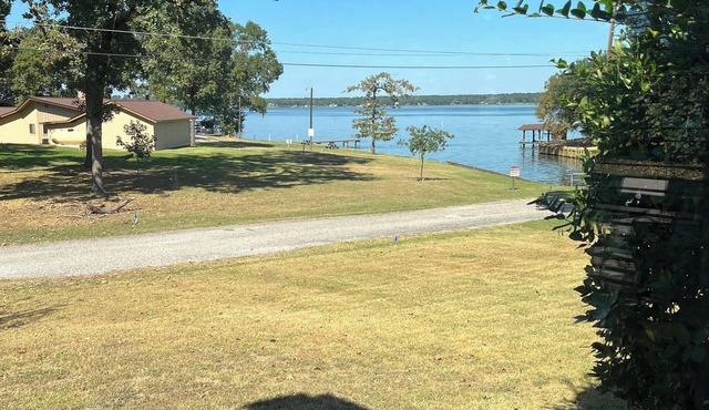 Peaceful Waterview Haven – Stunning Views, Sleeps 10